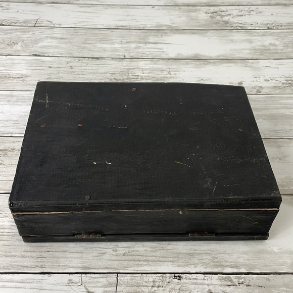 Skeleton Wood Trinket/cigar box handmade - Picture 4 of 7